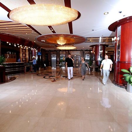 Al Bustan Tower Hotel Suites Sharjah Ngoại thất bức ảnh
