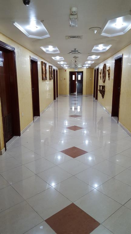 Al Bustan Tower Hotel Suites Sharjah Ngoại thất bức ảnh