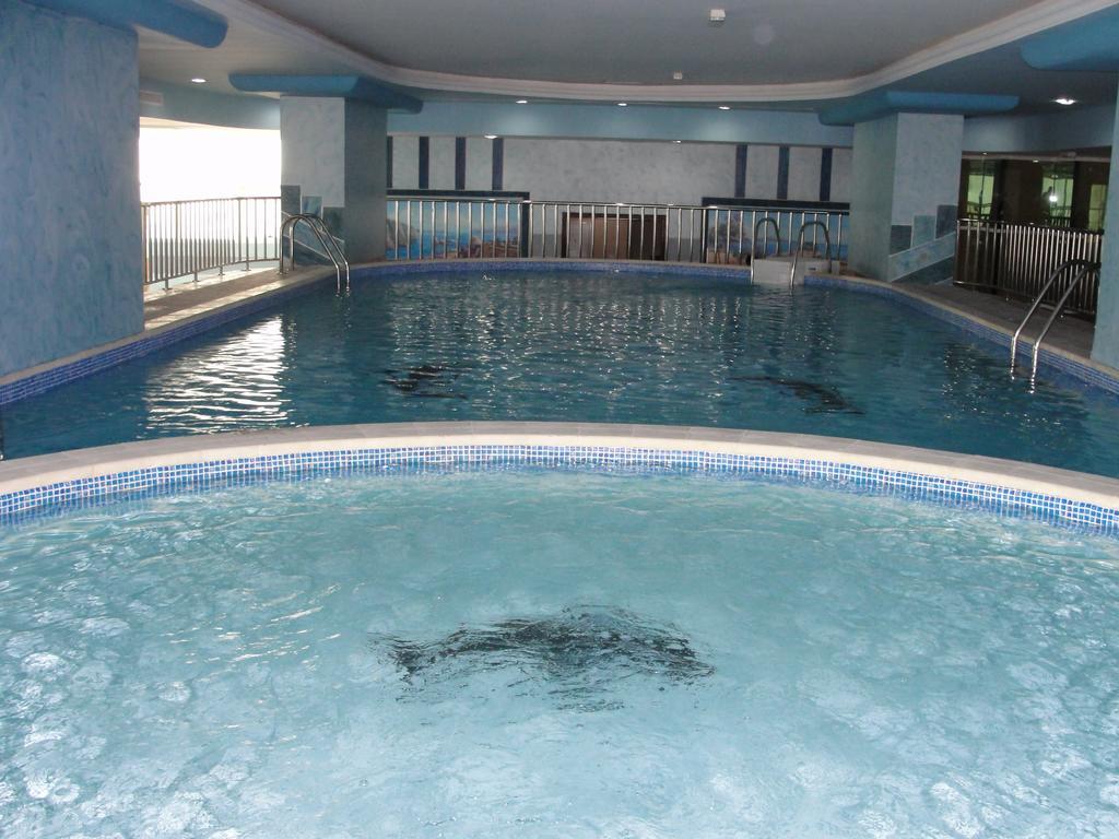 Al Bustan Tower Hotel Suites Sharjah Ngoại thất bức ảnh